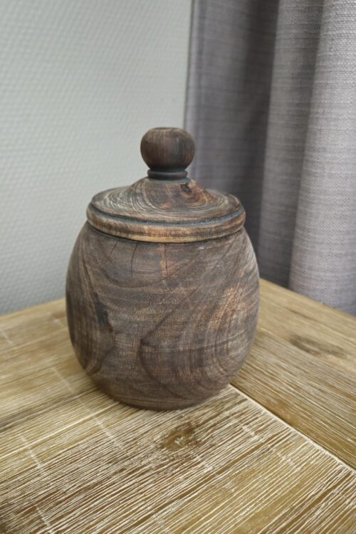 Houten pot met deksel, 10 cm breed en 15,5 cm hoog