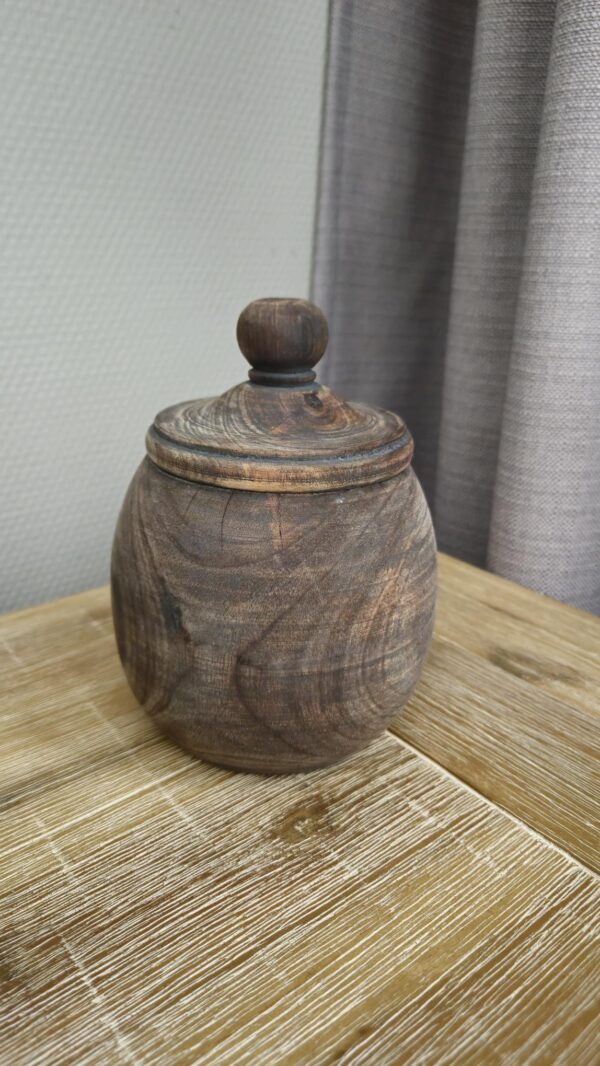 20250307_122425 Houten pot met deksel, 10 cm breed en 15,5 cm hoog