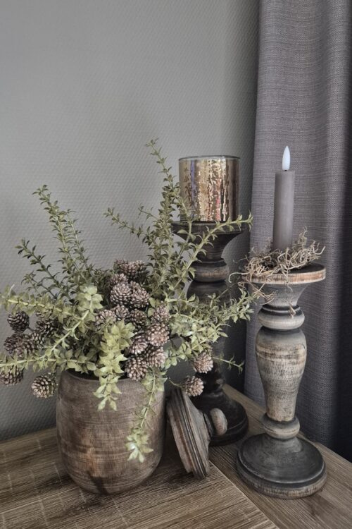 Sfeerset met houten pot, boeket, kandelaars en waxinelichthouder – inclusief kaars en Tillandsia