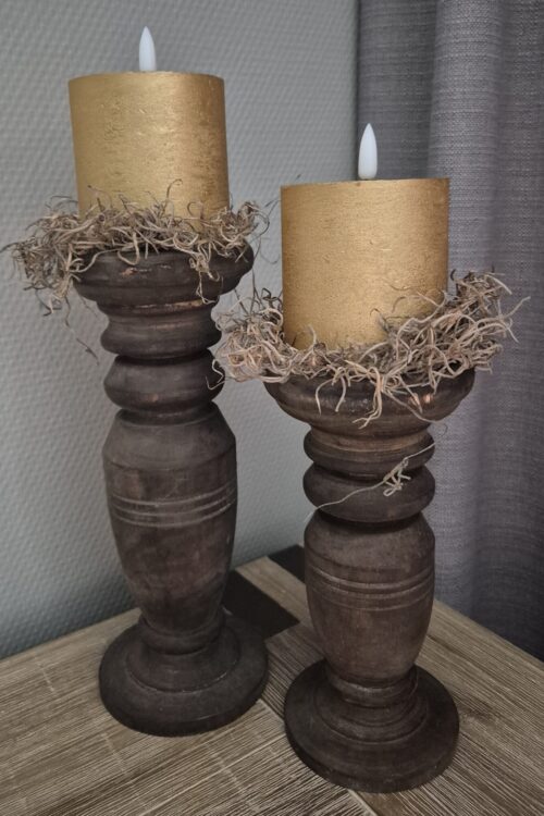 Bruine houten kandelaar – 25 cm hoog