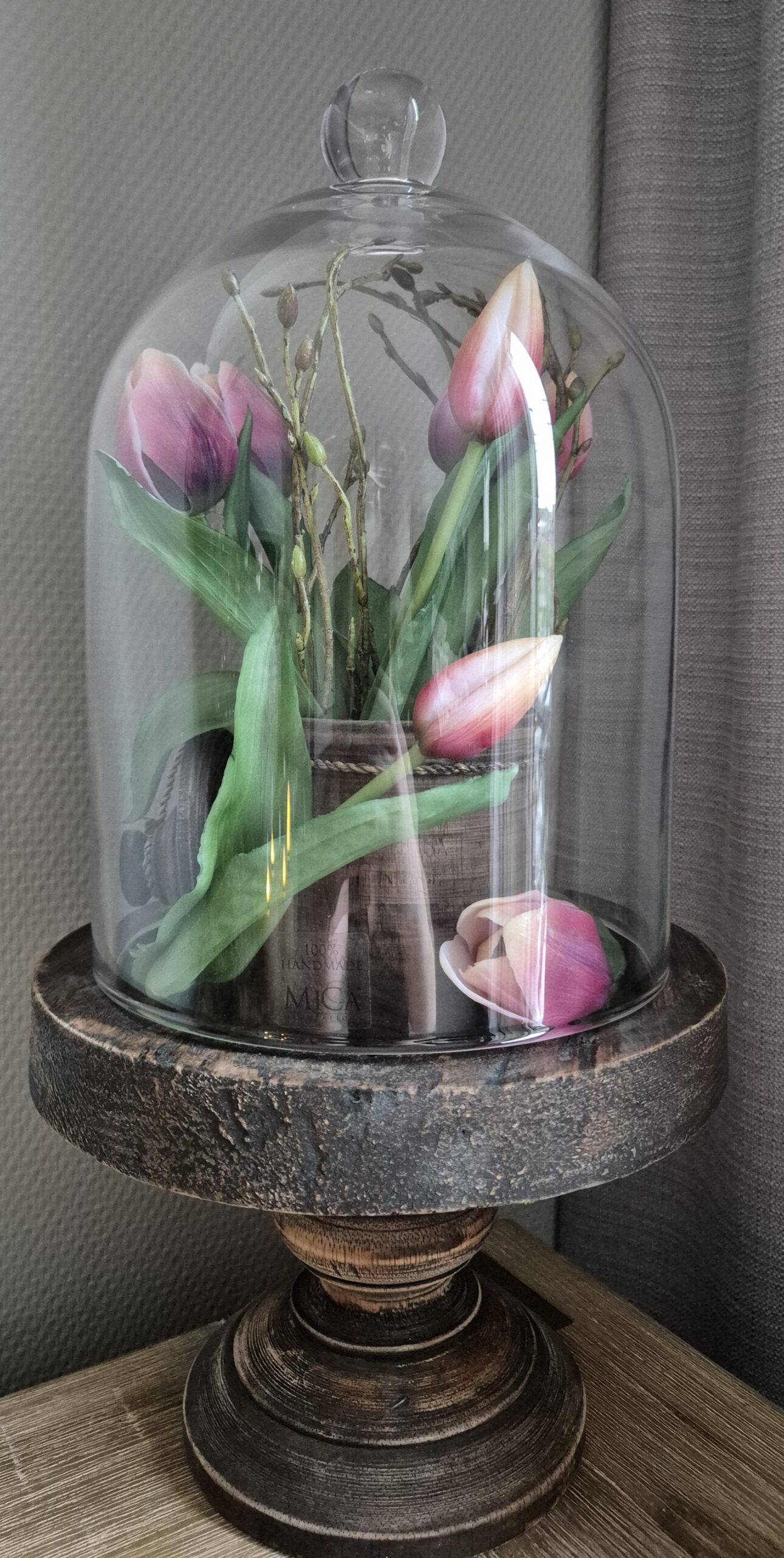 Complete set – houten onderzetter met stolp en tulpen