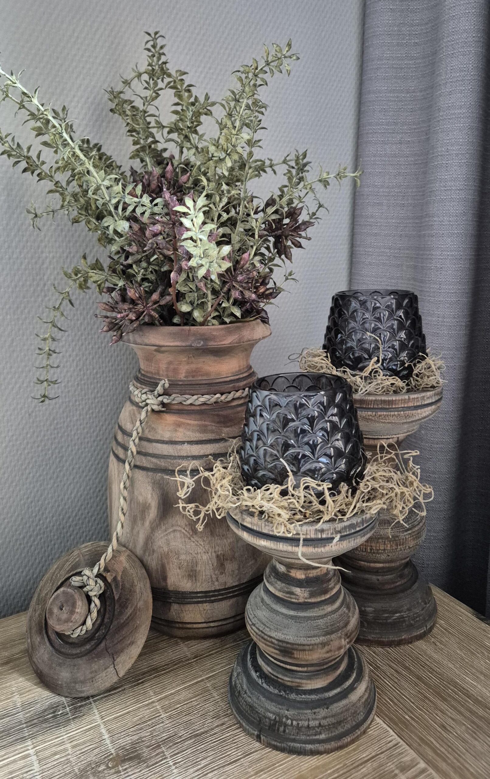Houten pot met boeket & kandelaren – complete set