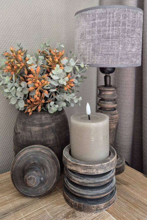 Sfeervolle woondecoratie set – lamp, bloemstuk & kandelaar