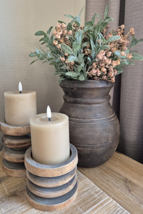 Complete decoratieset met houten pot, boeket en kandelaren