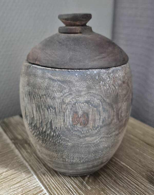 Stijlvol houten potje van 14 cm hoog en 20 cm breed