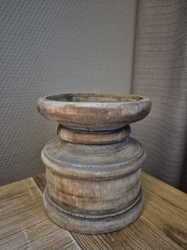 Kandelaar van 12 cm hoog en 12 cm breed