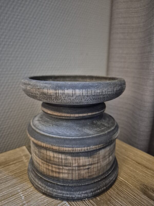 Kandelaar van 12 cm hoog en 12 cm breed