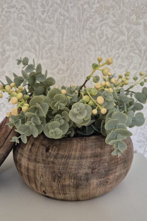 Houten pot met kunstboeket – 17 cm hoog | 25 cm breed