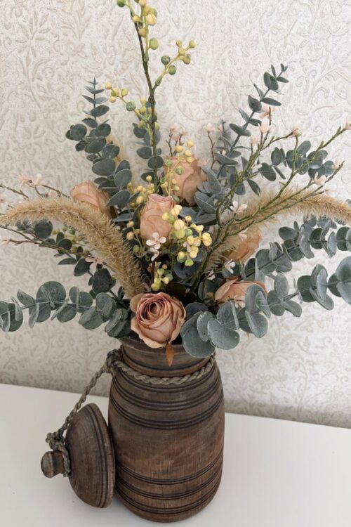 Boeket met houten pot