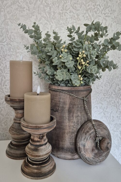 Complete decoratieset met houten pot, boeket en kandelaren