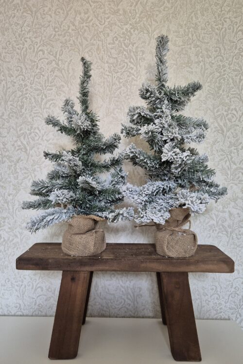 Kerstboom met Jute Zak – Met Witte Sneeuw