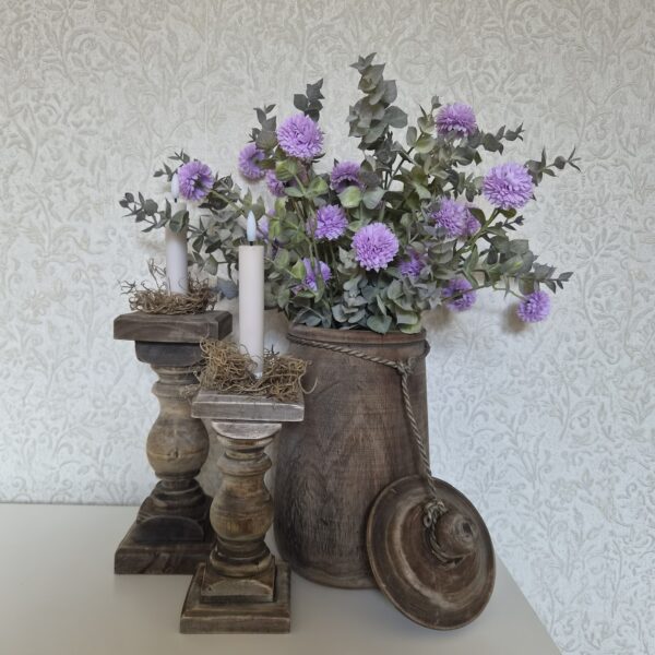 Compleet decoratieset met houten pot, boeket en LED-kandelaren