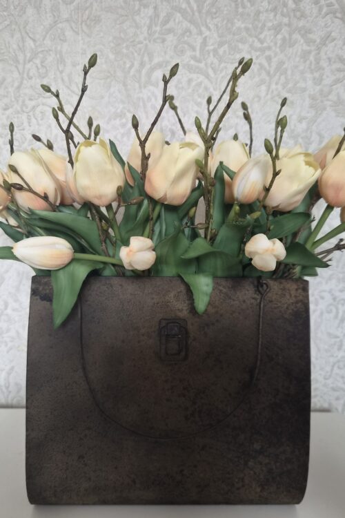Compleet met tulpen