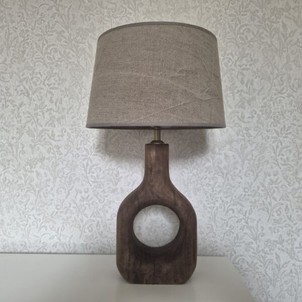 Mooie tafellamp van bruin mangohout met linnen lampenkap – 52 cm