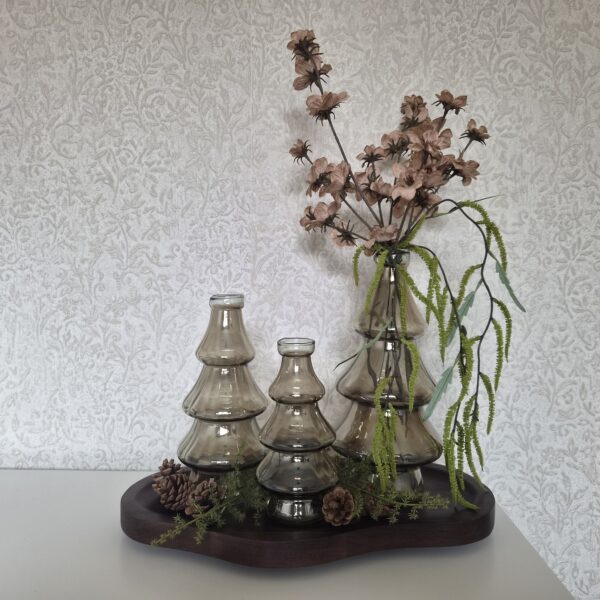 20260913_162338 Sfeervolle complete kerstdecoratieset op een Bauru S Walnut dienblad van Vase The World.